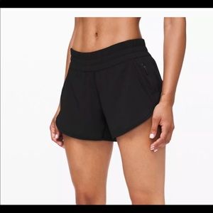 Lululemon Tracker Low-Rise Lined Short 4”